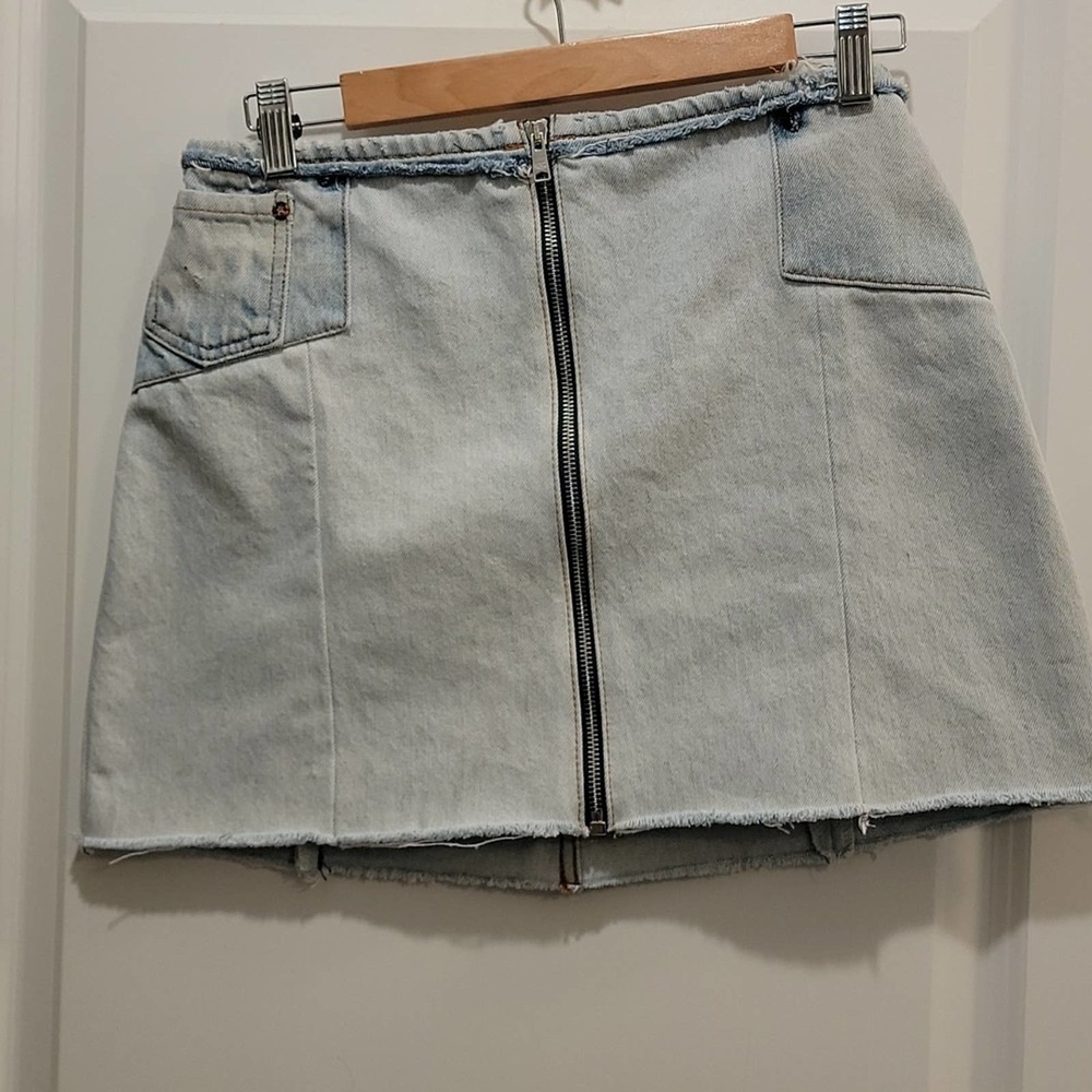 Re/Done Levi's Raw Hem Zip Mini